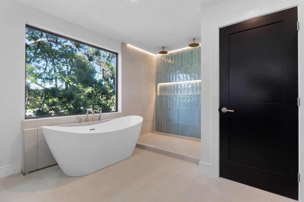 Bathroom, Free Standing Baths, Interior