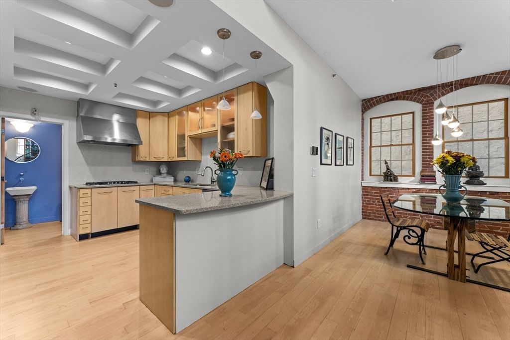 Dining room, Interior, Kitchen, Pendant Lights, Recessed Lighting, Wood Texture Flooring