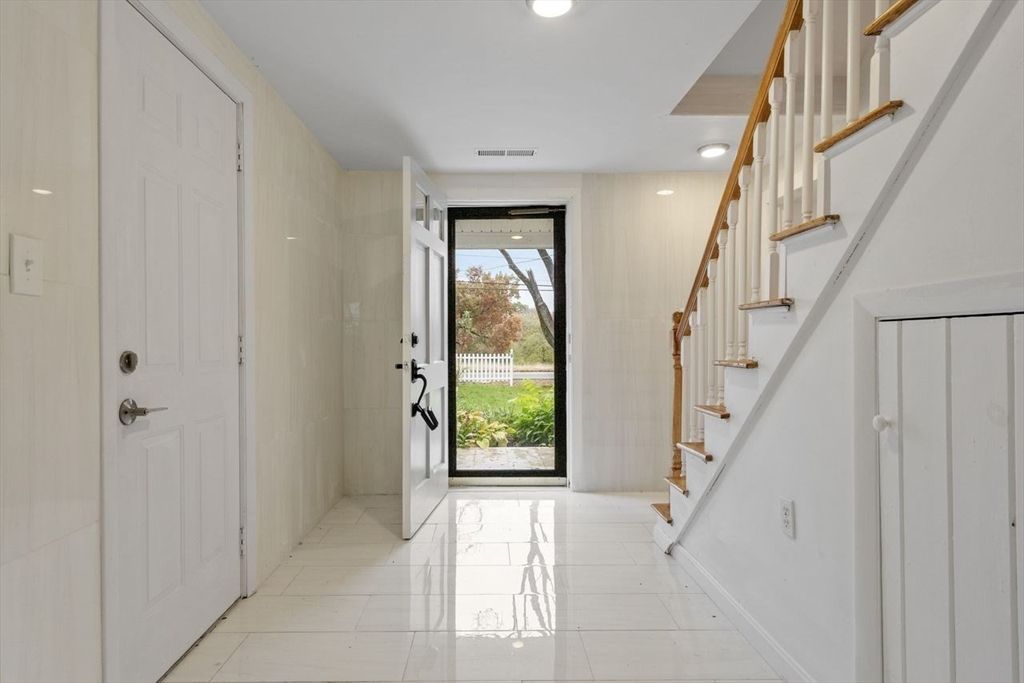 Interior, Marble, Recessed Lighting