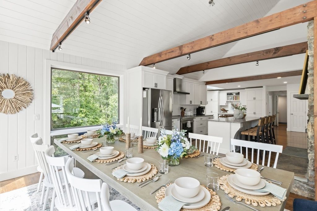 Dining room, Interior, Kitchen, Recessed Lighting, Stainless Steel Appliances, Wooden Beams, Wood Texture Flooring