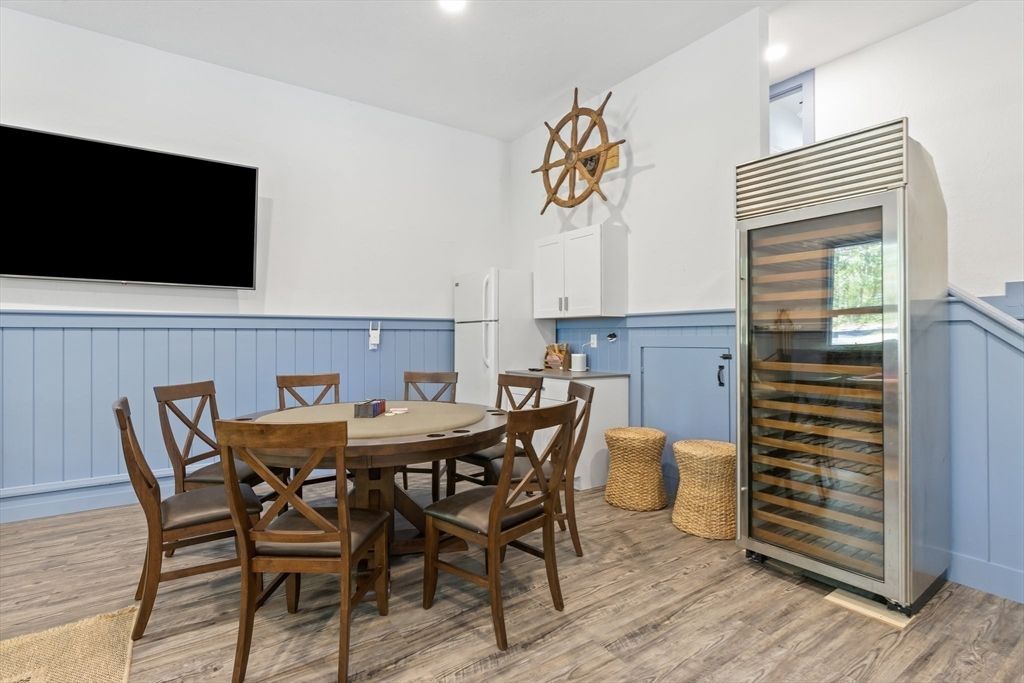 Dining room, Interior, Recessed Lighting, Wood Texture Flooring