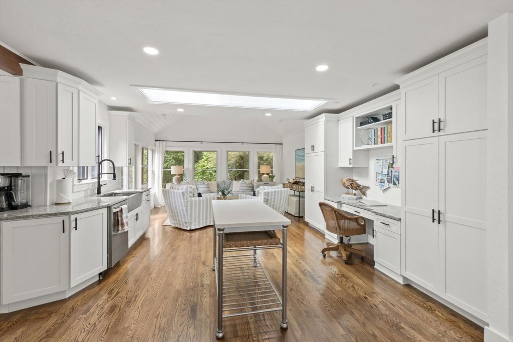 Interior, Kitchen, Living room, Recessed Lighting, Wood Texture Flooring