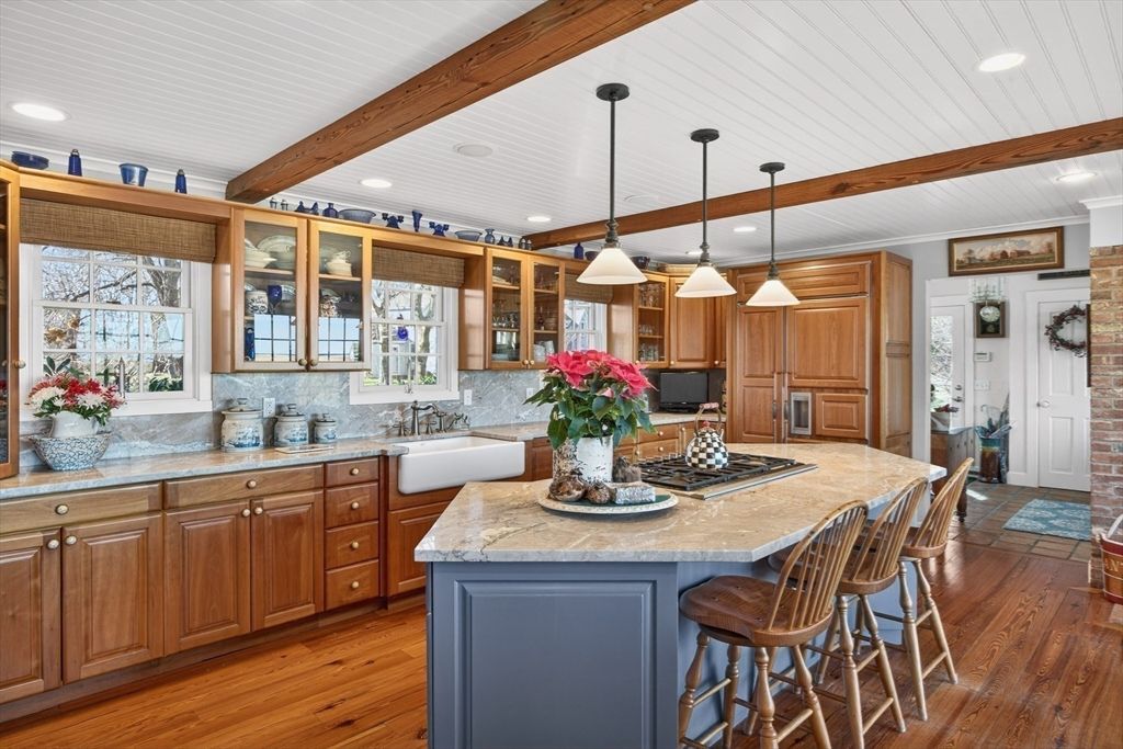 Interior, Kitchen, Pendant Lights, Recessed Lighting, Wooden Beams, Wood Texture Flooring