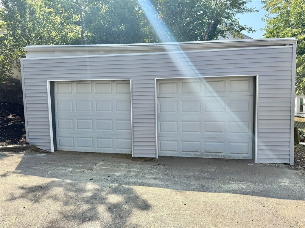 Detached Garage, Exterior