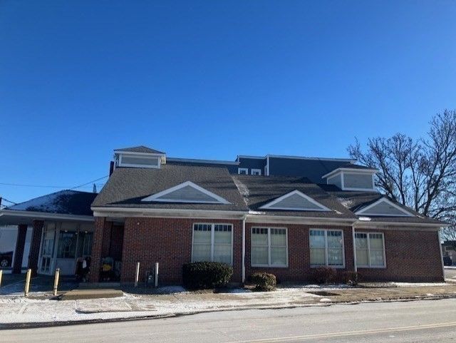 Exterior, Facade, Brick Facade, Ranch