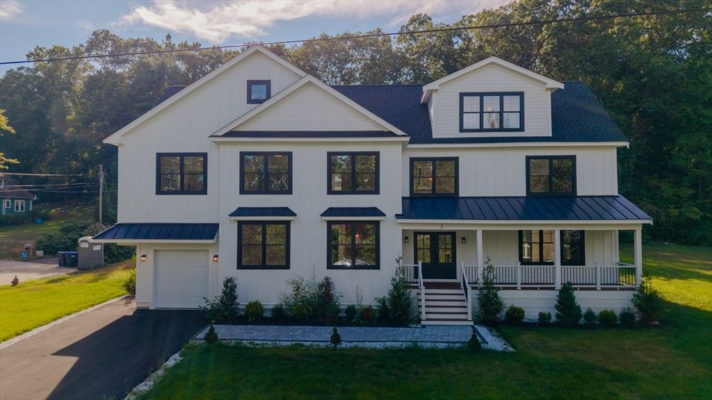 Attached, Exterior, Facade, Farmhouse