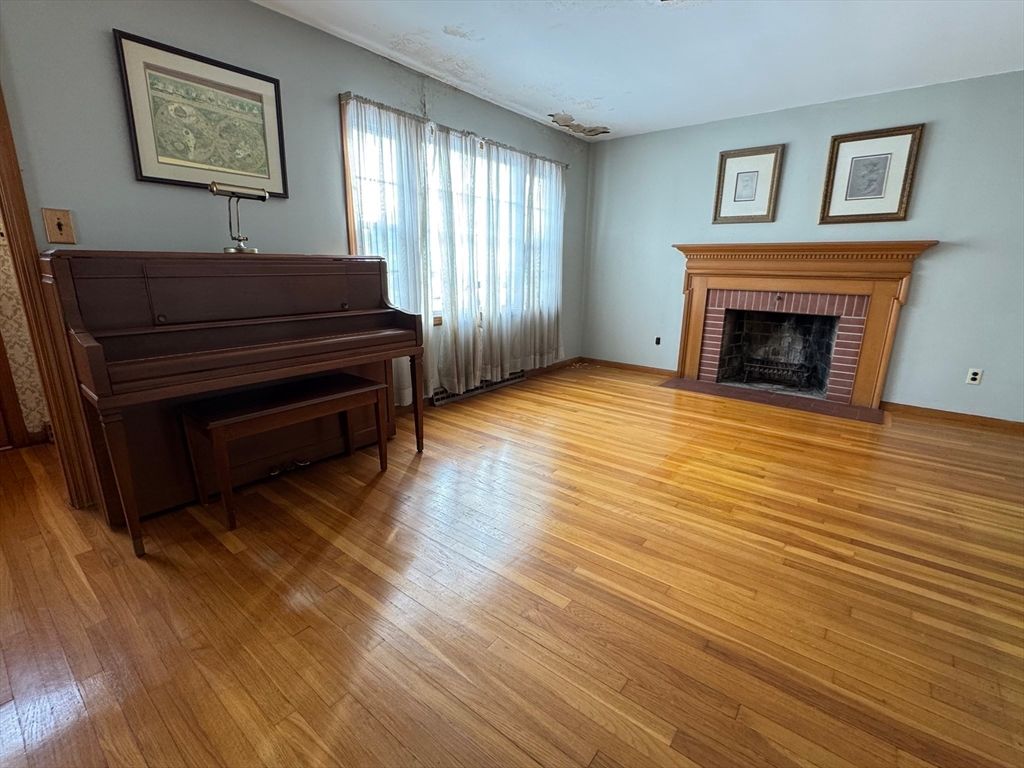 Fireplace, Interior, Piano, Wood Texture Flooring