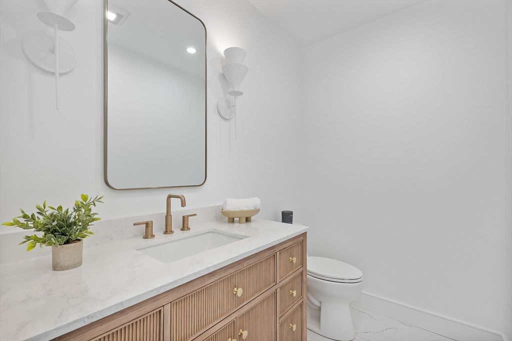 Bathroom, Interior, Marble, Recessed Lighting