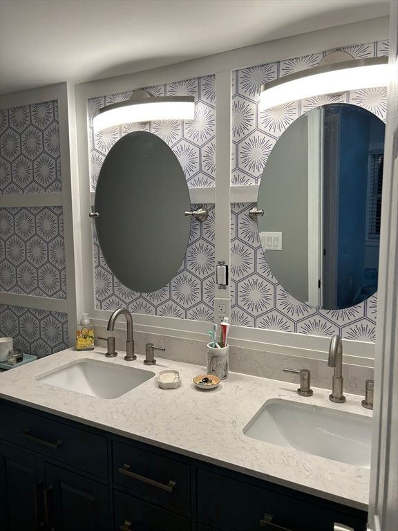 Bathroom, Dual Sink Vanities, Interior