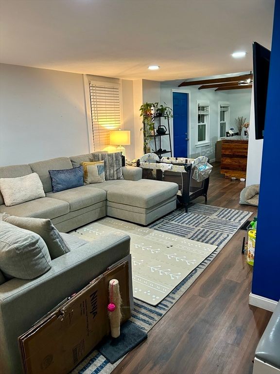 Interior, Living room, Recessed Lighting, Wood Texture Flooring