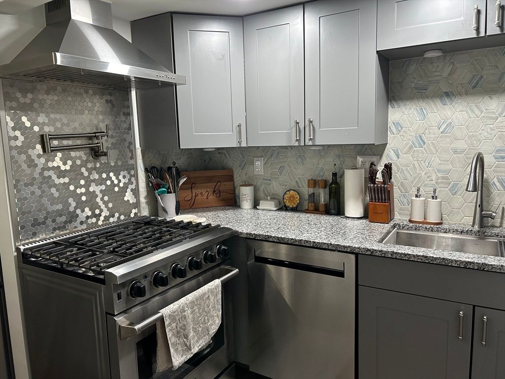 Interior, Kitchen, Stainless Steel Appliances