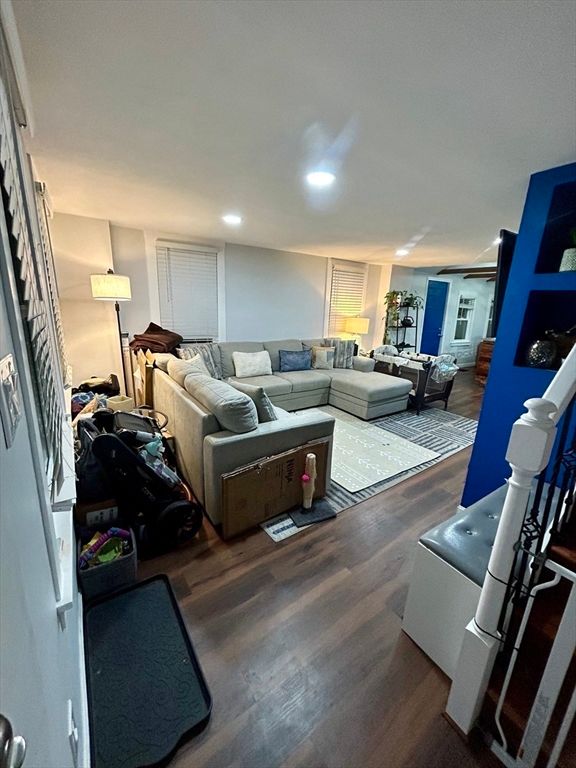 Interior, Living room, Recessed Lighting, Wood Texture Flooring