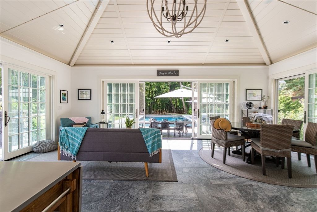 Chandelier, Dining room, Interior, Living room, Recessed Lighting