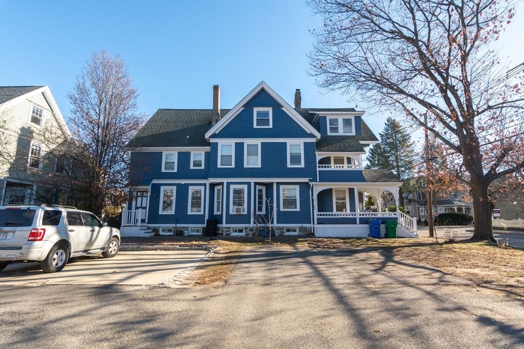Exterior, Facade, Queen Anne Victorian