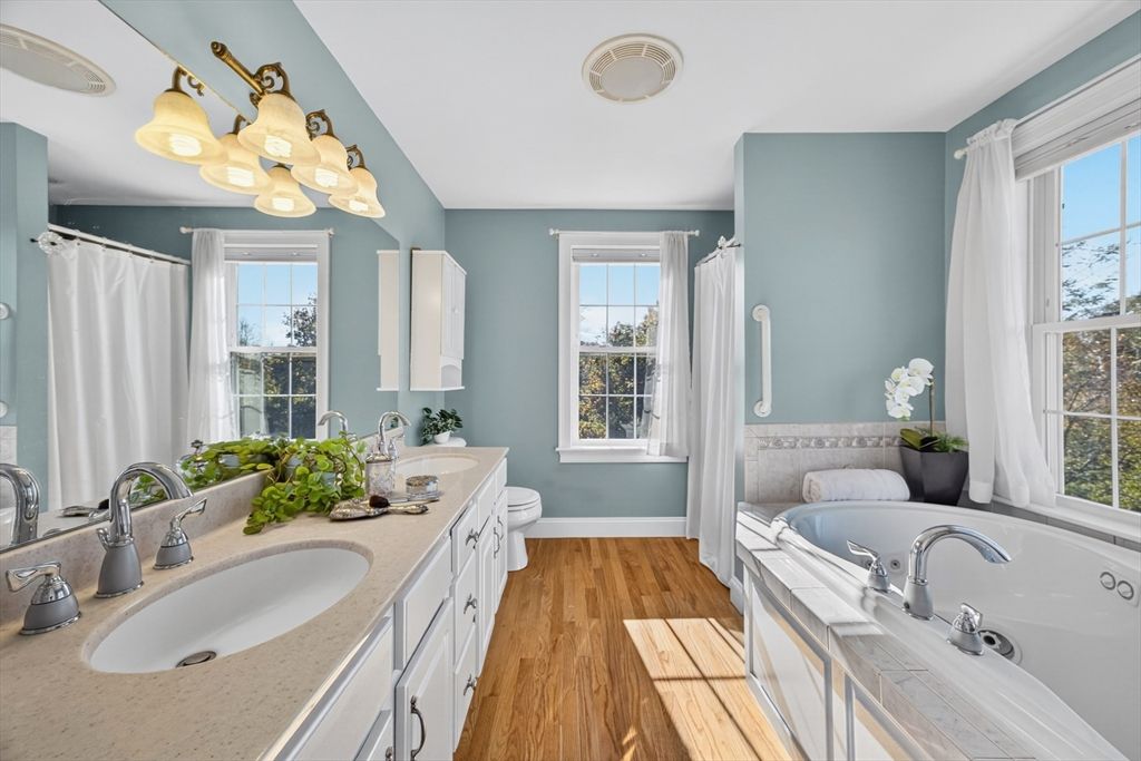 Bathroom, Dual Sink Vanities, Interior, Wood Texture Flooring