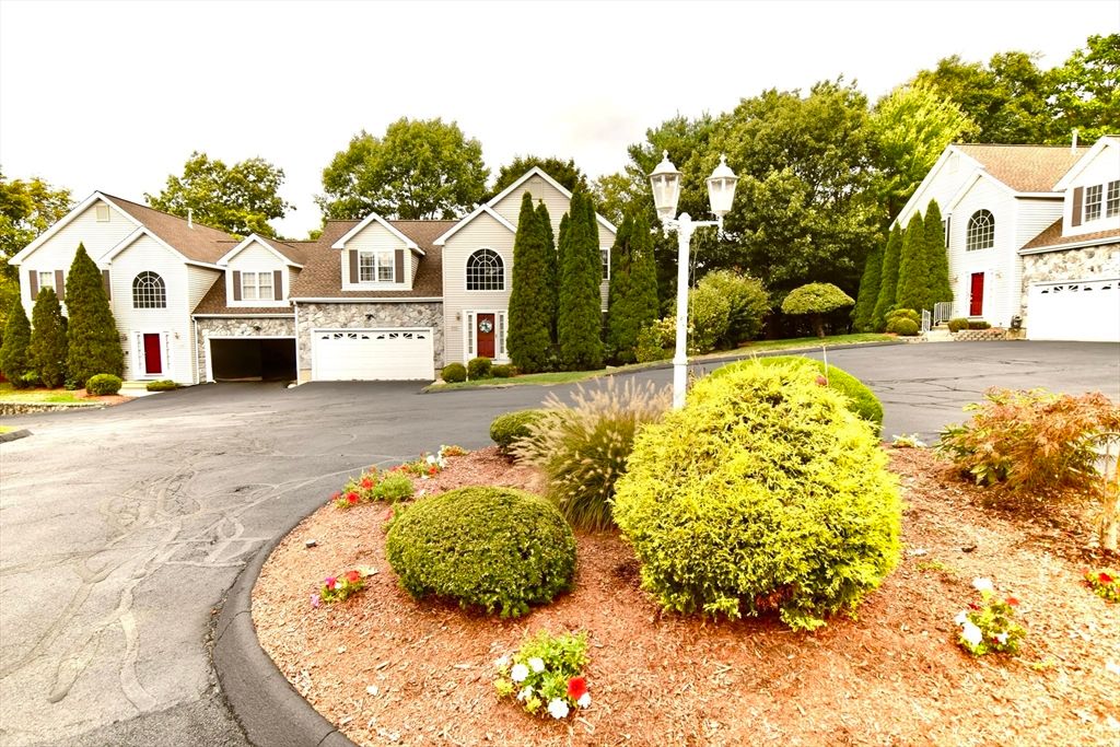 Attached, Exterior, Facade, French Provincial