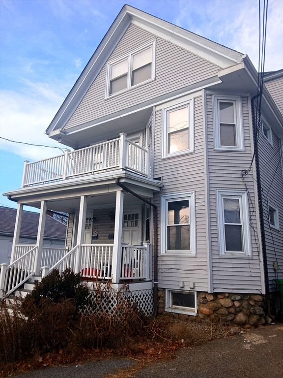 Exterior, Facade, Queen Anne Victorian