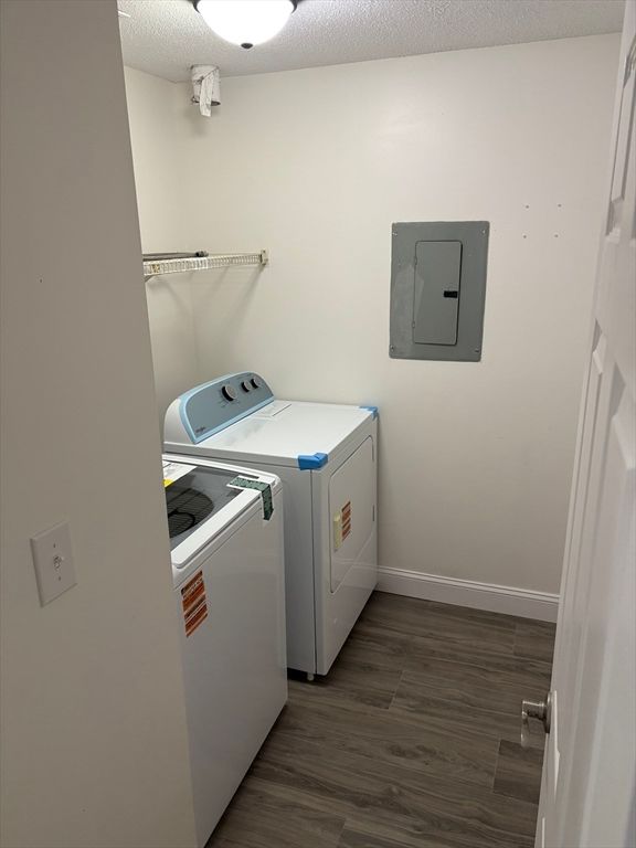 Interior, Utility Closets, Washer, Wood Texture Flooring