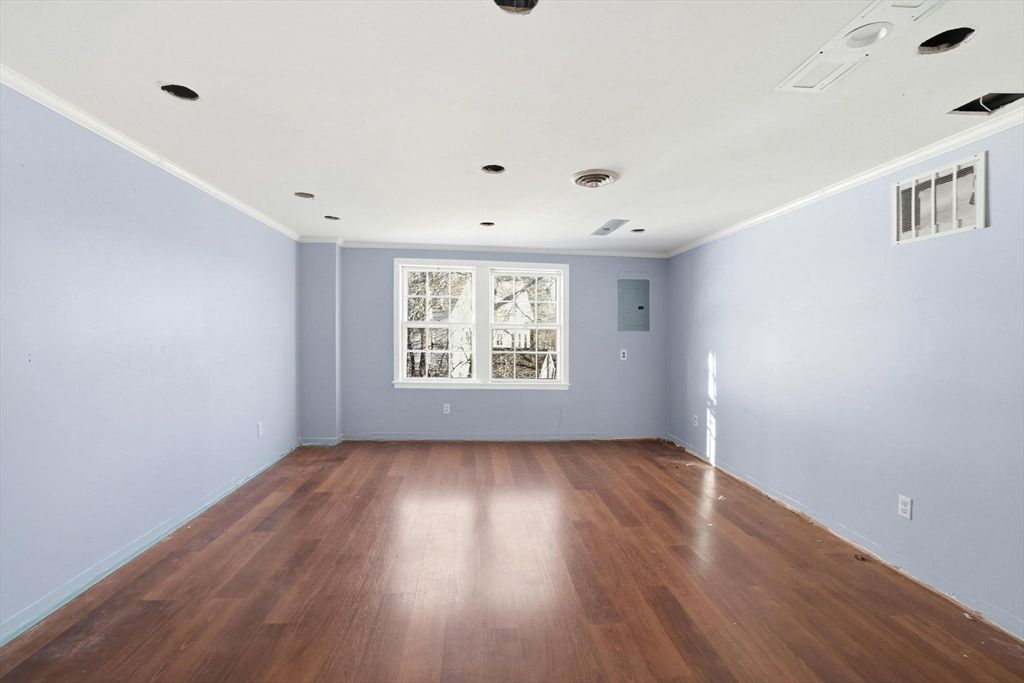 Empty room, Interior, Recessed Lighting, Wood Texture Flooring