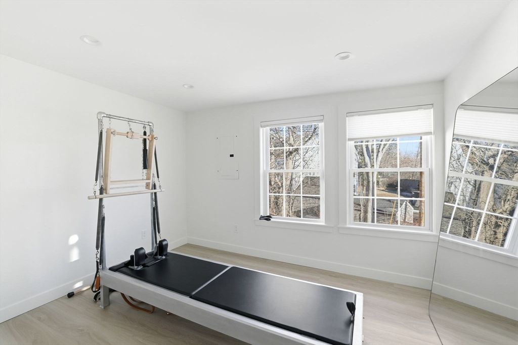 Fitness Equipment, Interior, Recessed Lighting, Wood Texture Flooring