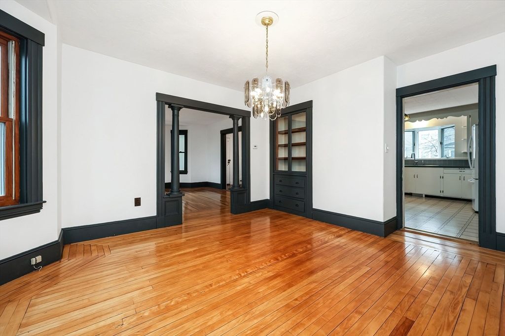 Chandelier, Empty room, Interior, Wood Texture Flooring