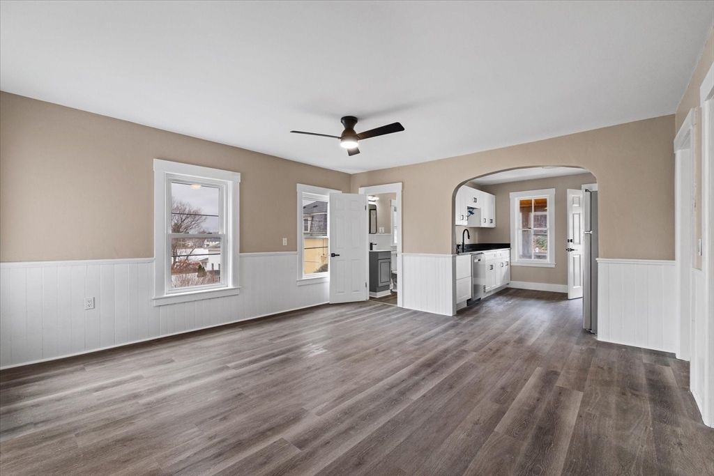 Interior, Kitchen, Washer, Wood Texture Flooring
