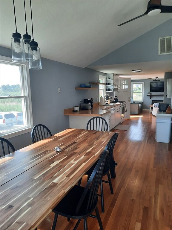 Dining room, Interior, Kitchen, Pendant Lights, Wood Texture Flooring