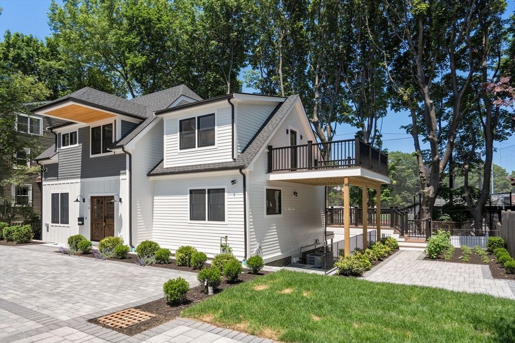 Exterior, Facade, Farmhouse