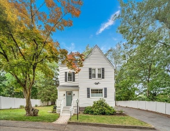 Backyard, Exterior, Facade, Farmhouse