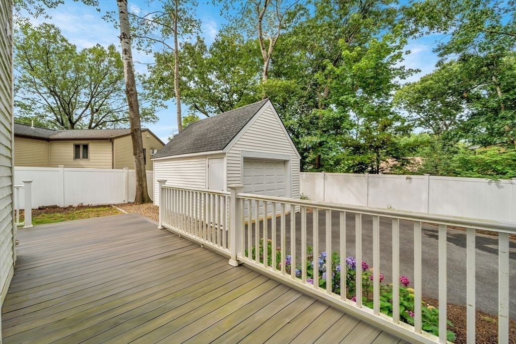 Detached Garage, Exterior