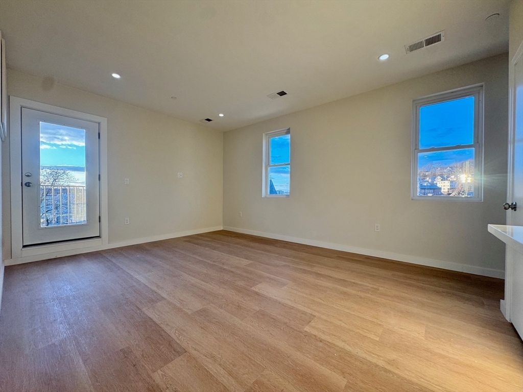 Empty room, Interior, Recessed Lighting, Wood Texture Flooring
