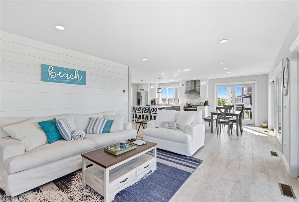 Dining room, Interior, Kitchen, Living room, Pendant Lights, Recessed Lighting, Stone Walls, Wood Texture Flooring