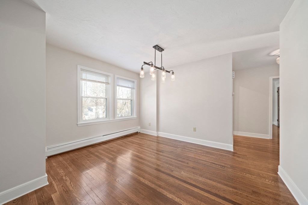 Empty room, Interior, Pendant Lights, Wood Texture Flooring