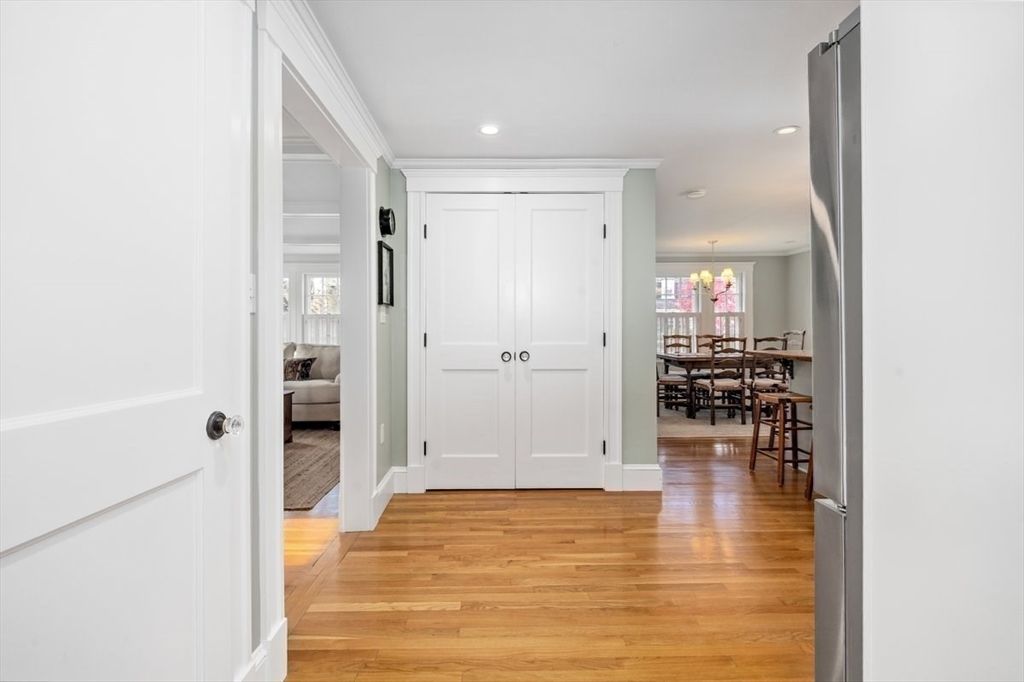 Chandelier, Dining room, Interior, Recessed Lighting, Wood Texture Flooring