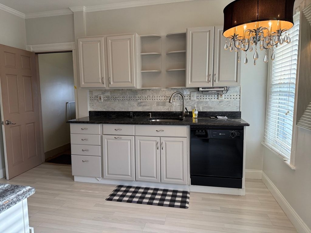 Chandelier, Interior, Kitchen, Wood Texture Flooring