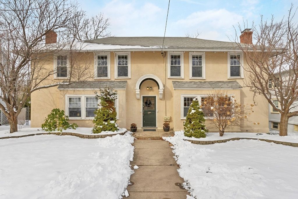 Exterior, Facade, Georgian