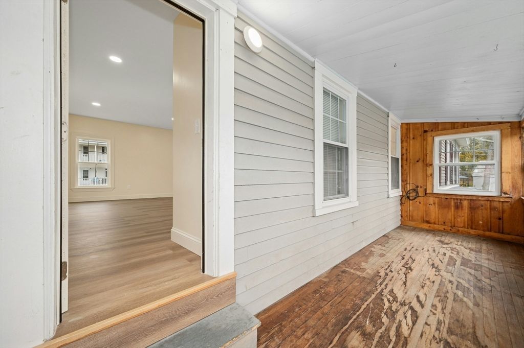 Empty room, Interior, Recessed Lighting, Wood Texture Flooring, Wooden Walls
