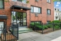 Exterior, Facade, Brick Facade, Rowhouse