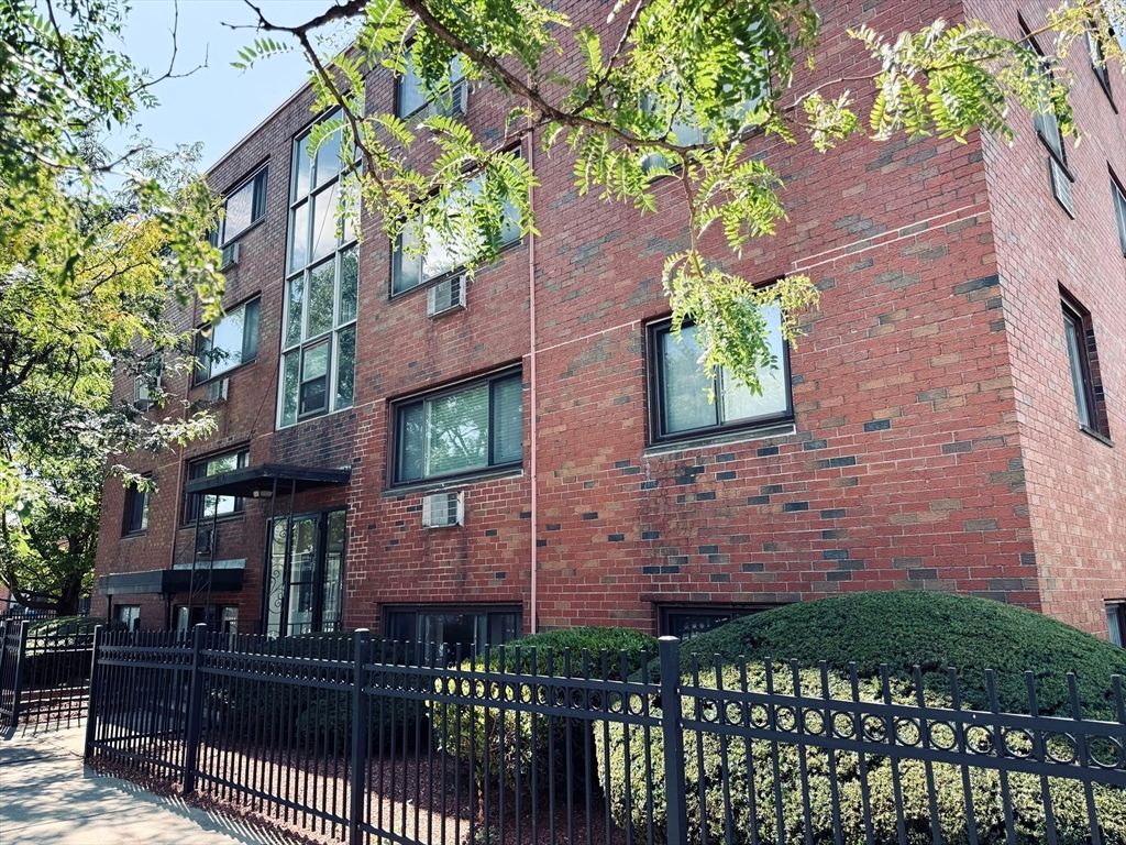 Exterior, Facade, Brick Facade, Rowhouse