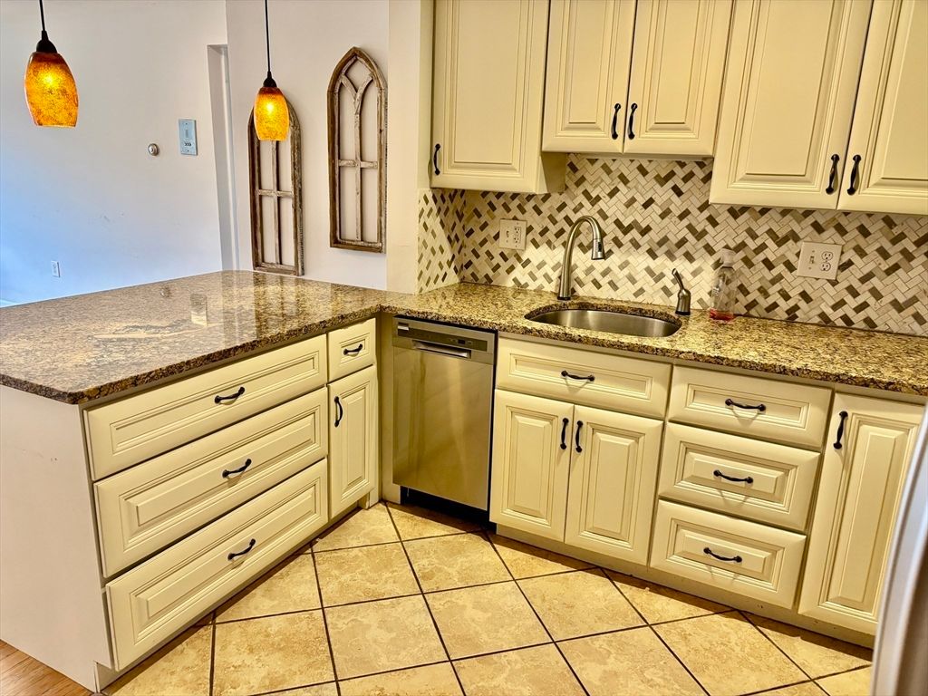 Interior, Kitchen, Pendant Lights