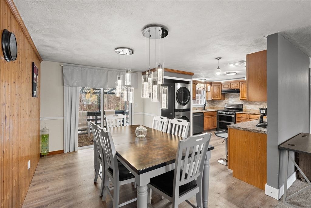 Dining room, Interior, Kitchen, Pendant Lights, Wood Texture Flooring