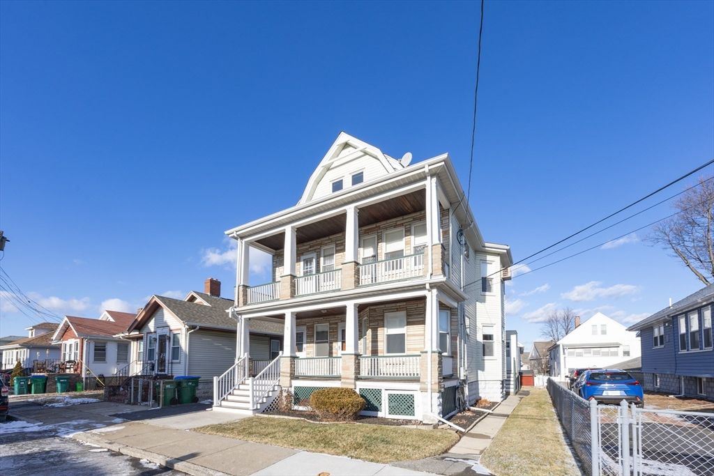 Exterior, Facade, Queen Anne Victorian