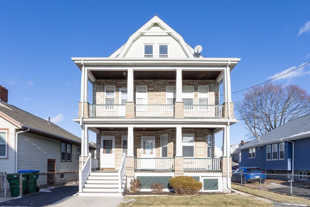 Exterior, Facade, Queen Anne Victorian