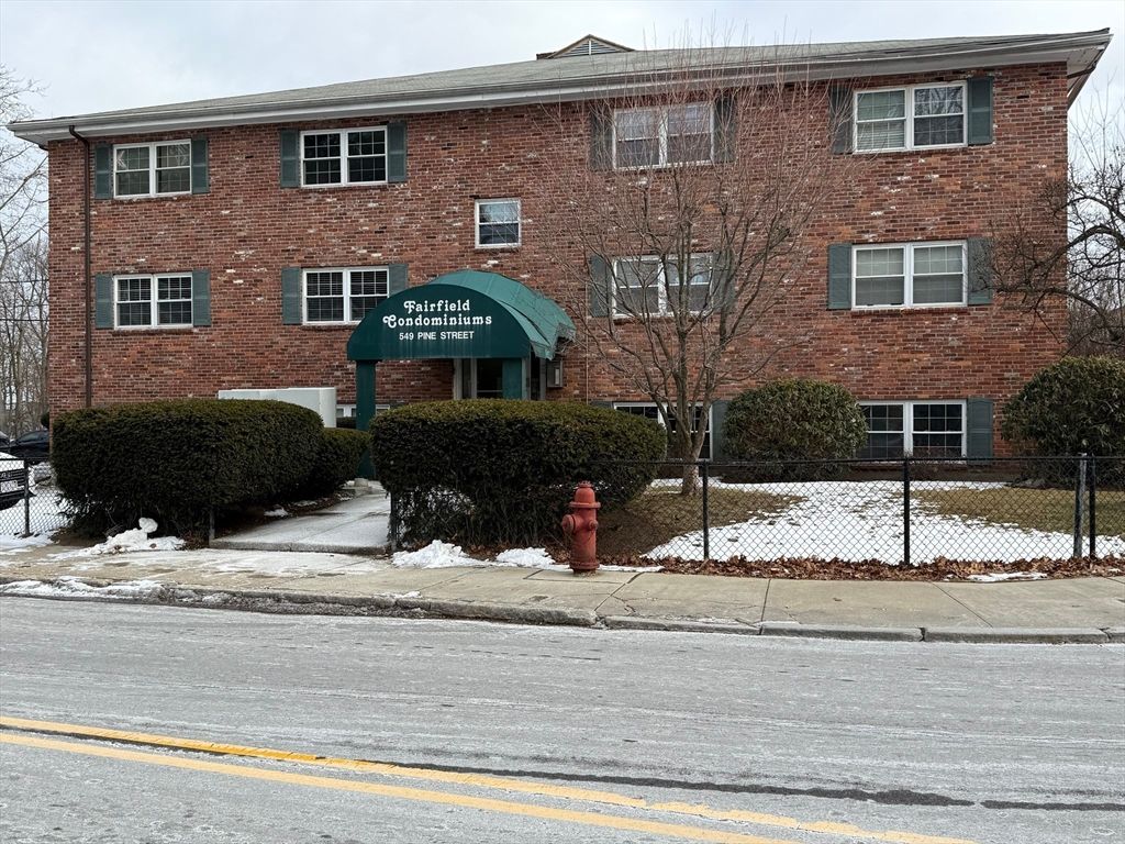 Exterior, Facade, Brick Facade, Georgian