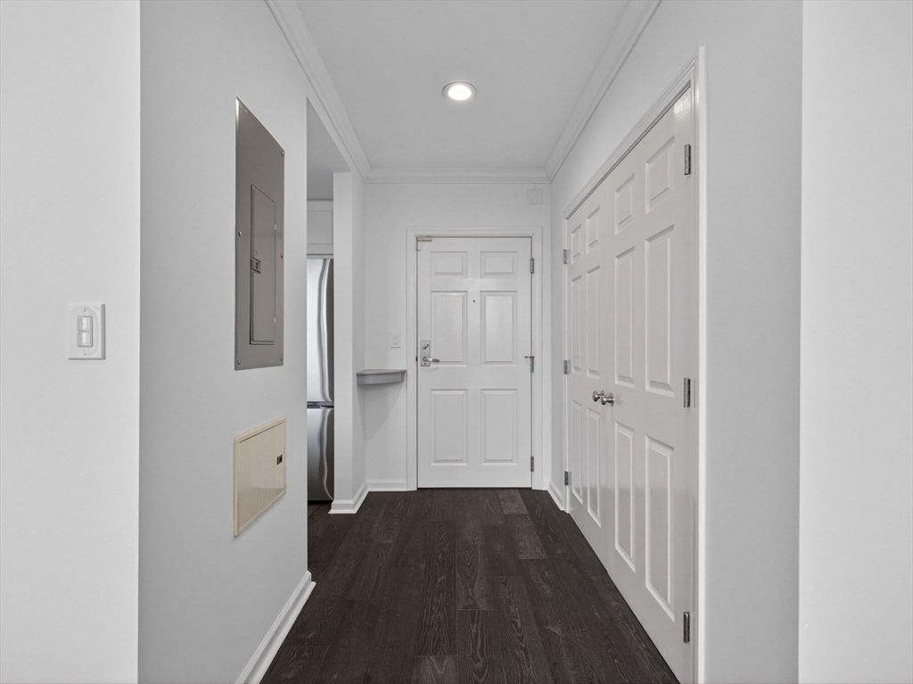 Interior, Recessed Lighting, Wood Texture Flooring