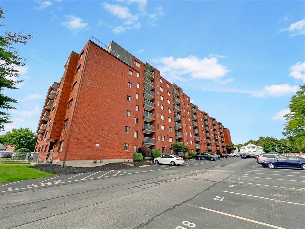 Exterior, Facade, Condo Building