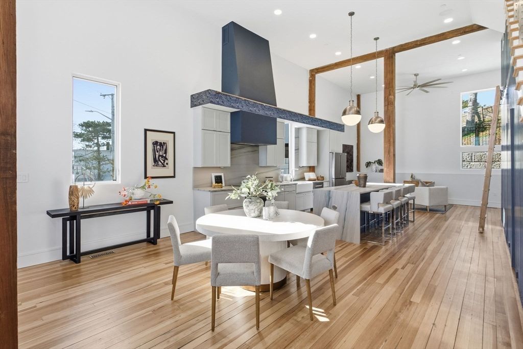 Dining room, Interior, Kitchen, Pendant Lights, Recessed Lighting, Wood Texture Flooring