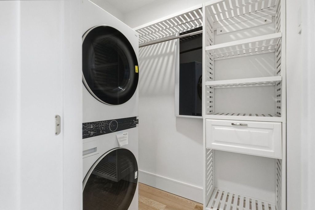 Interior, Utility Closets, Washer, Wood Texture Flooring