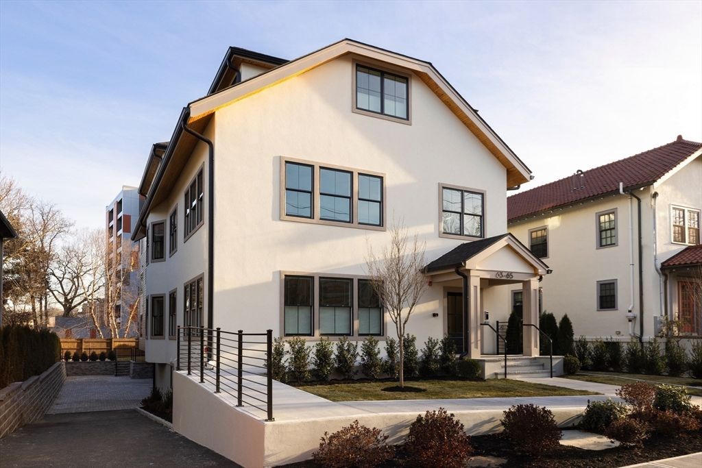 Exterior, Facade, Farmhouse