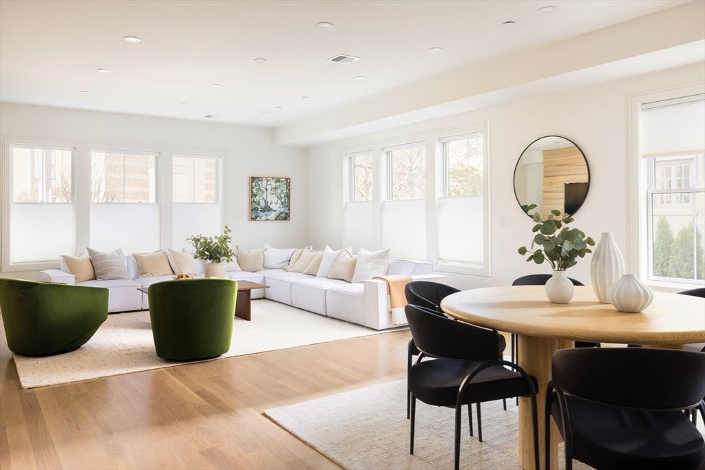 Dining room, Interior, Living room, Recessed Lighting, Wood Texture Flooring